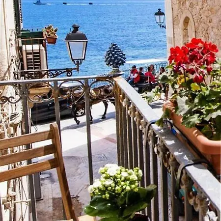 Lusso Sulla Spiaggia - Ortigia Vista Mare Apartment
